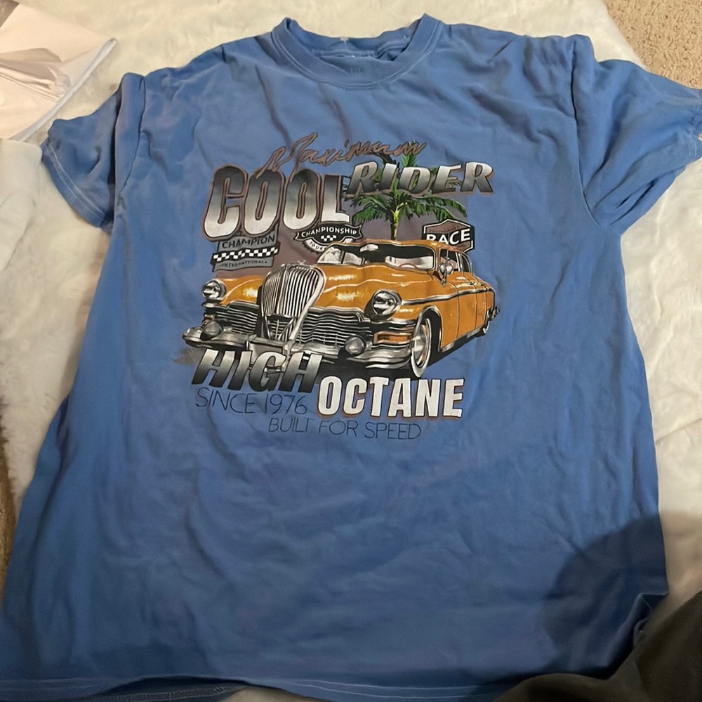 graphic tee